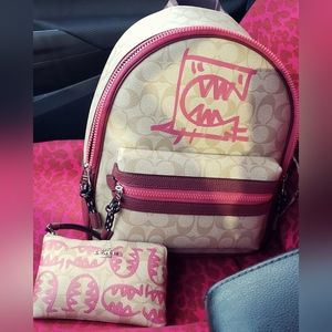 New with out tags coach backpack with matching wallet